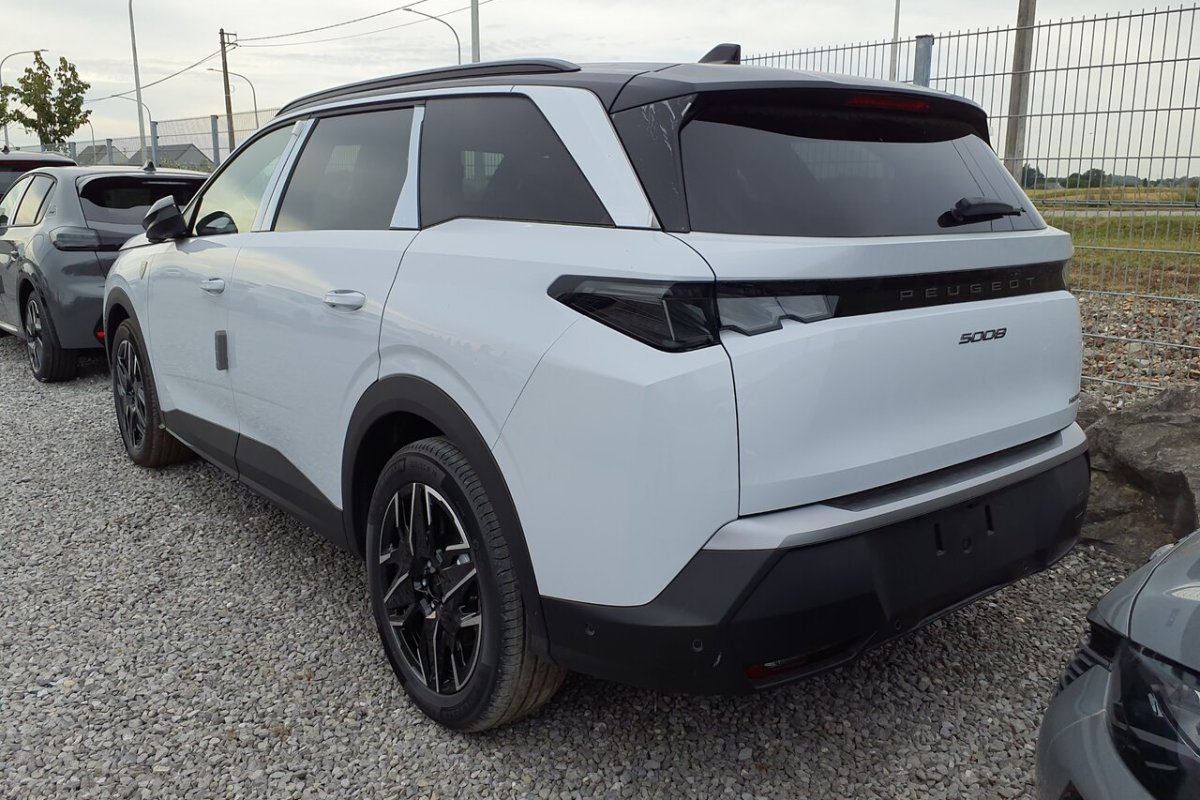 Peugeot 5008 GT EXCLUSIVE Hybrid 145 ch e-DSC6 Peugeot 5008 Peugeot 5008